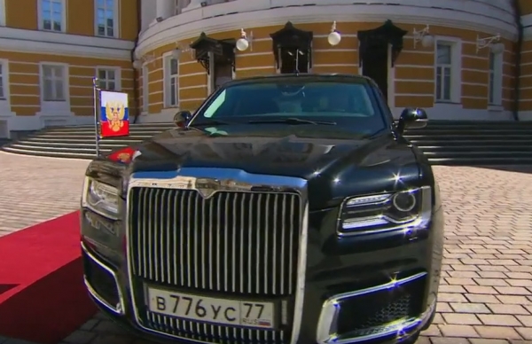 러시아 대통령 새 전용차량 아우루스